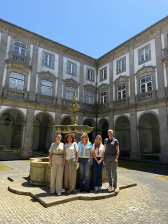 2025, Porto, prohlídka historické budovy knihovny.