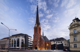 Červený kostel v užším finále Stavby roku 2023