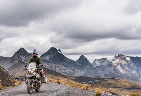 Na motorce kolem světa