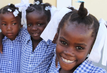 Vernisáž výstavy VŠECHNY BARVY NADĚJE aneb jak Haiti (ne)přichází o školáky